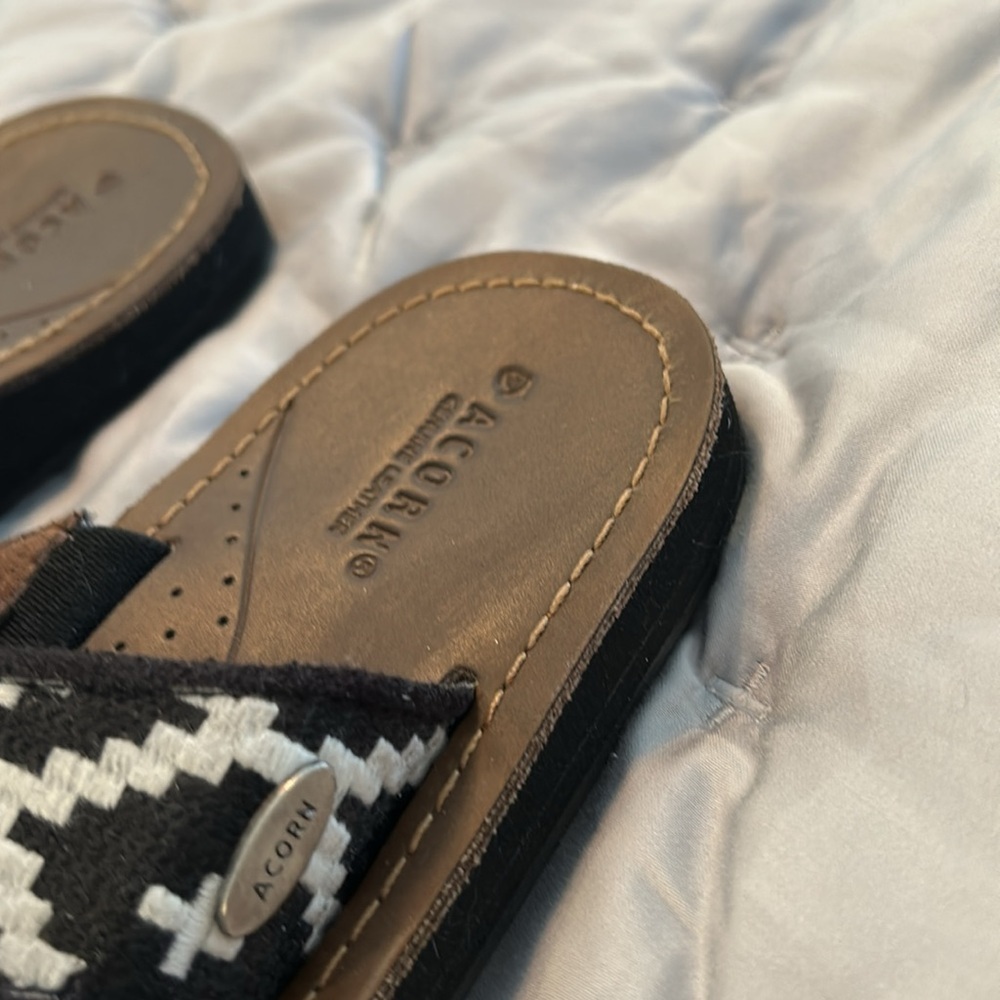 Acorn leather flip-flops with arch support - Picture 3 of 5